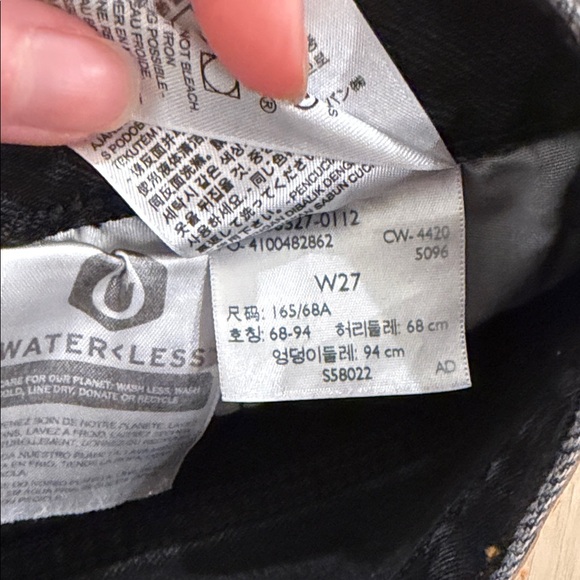 Levi’s 27 Black Distressed Denim Shorts - Picture 3 of 5